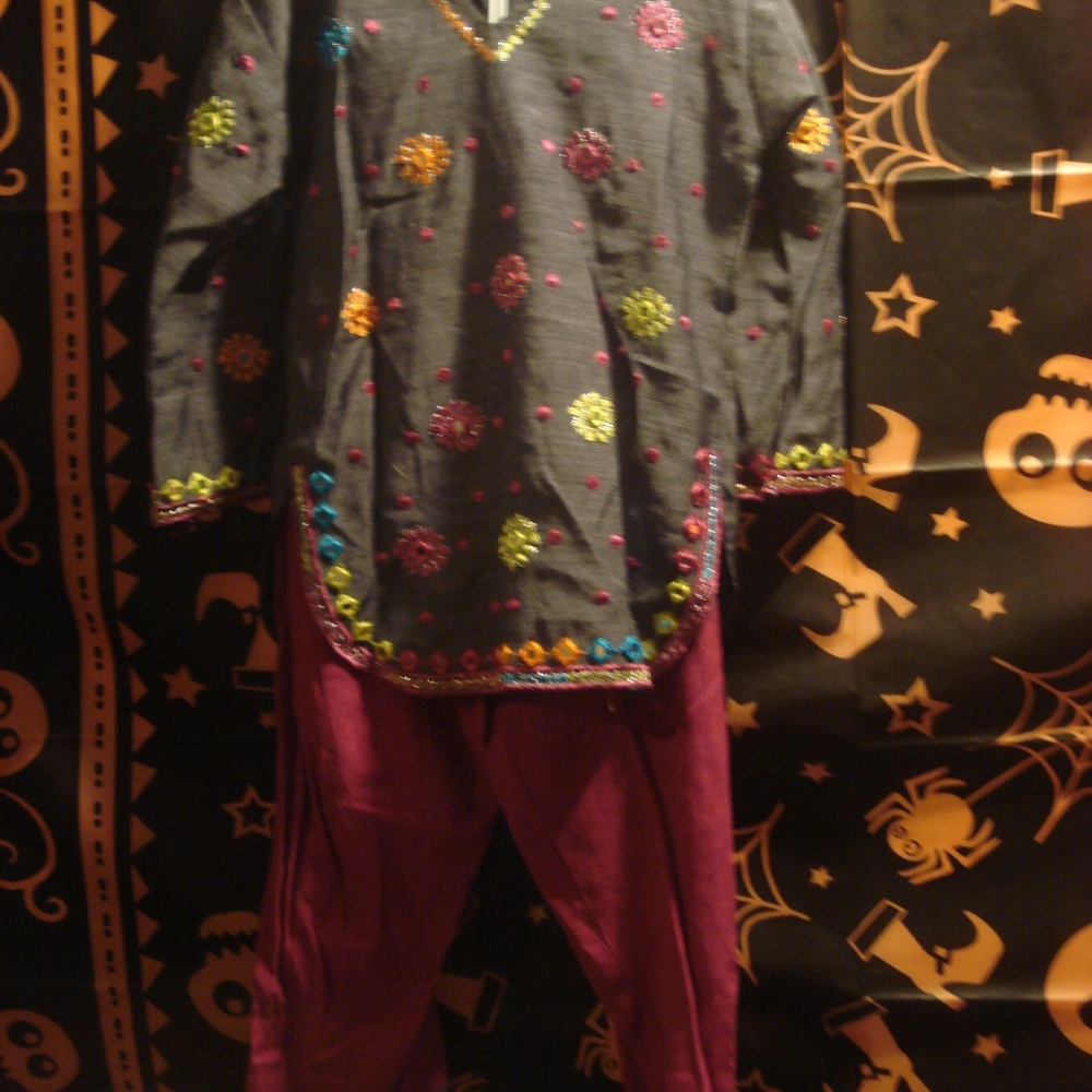 Size 4/5 Genie Costume or Aladin